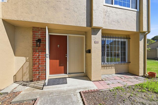 4270 Solar Cir, Union City, CA 94587