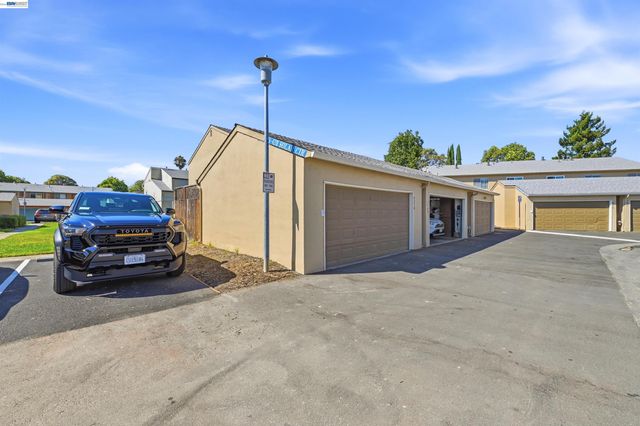 4270 Solar Cir, Union City, CA 94587