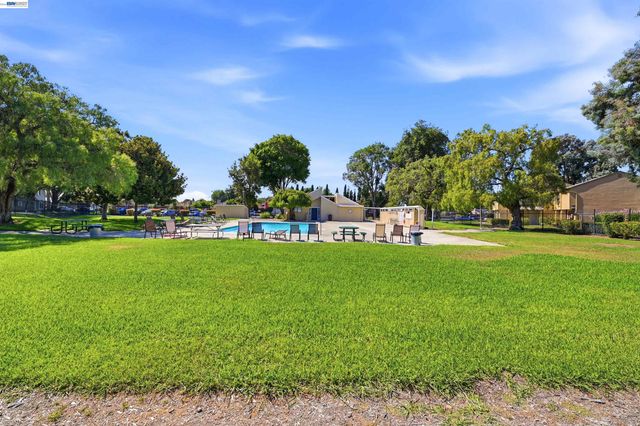 4270 Solar Cir, Union City, CA 94587