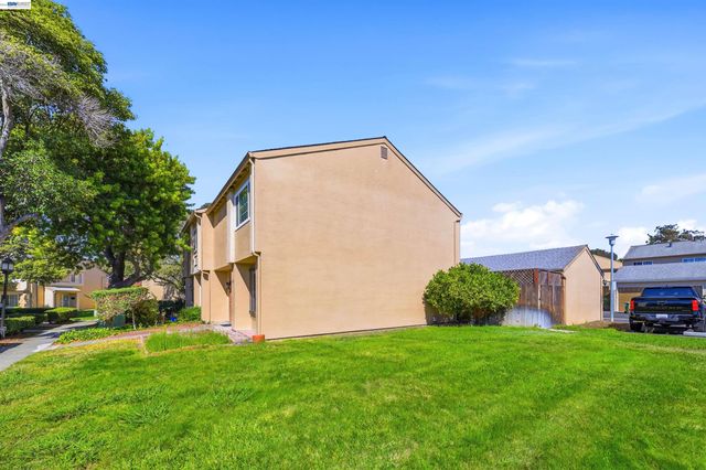 4270 Solar Cir, Union City, CA 94587