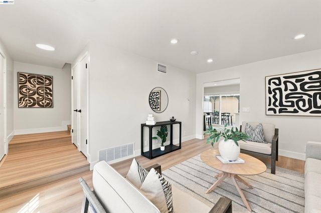 4270 Solar Cir, Union City, CA 94587