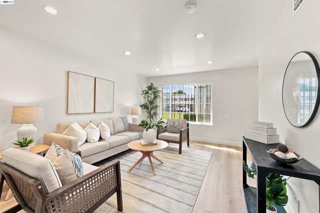 4270 Solar Cir, Union City, CA 94587