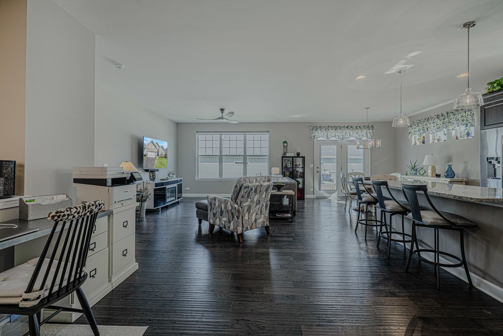 211 N Sunset Lane, Addison, IL 60101 — photo 2