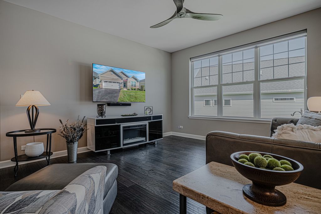 211 N Sunset Lane, Addison, IL 60101 — photo 4