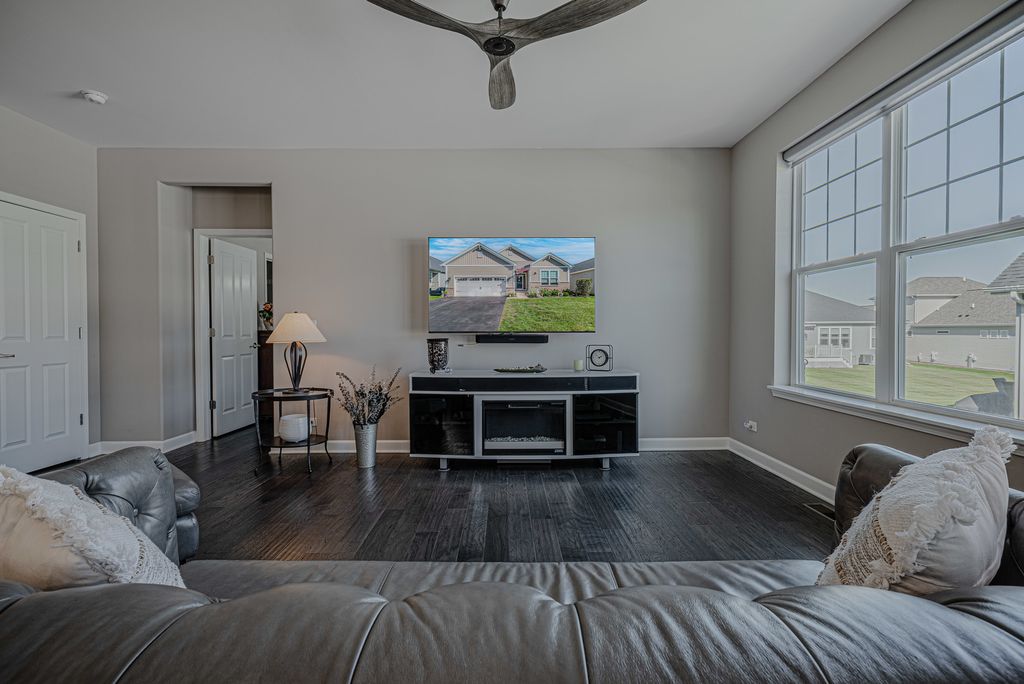 211 N Sunset Lane, Addison, IL 60101 — photo 5