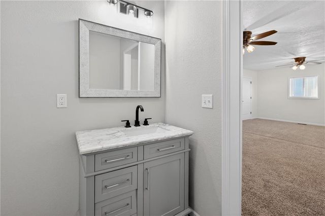 13388 S 1588 Road, Nevada, MO 64772