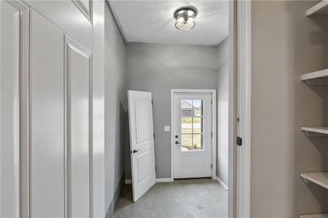 13388 S 1588 Road, Nevada, MO 64772