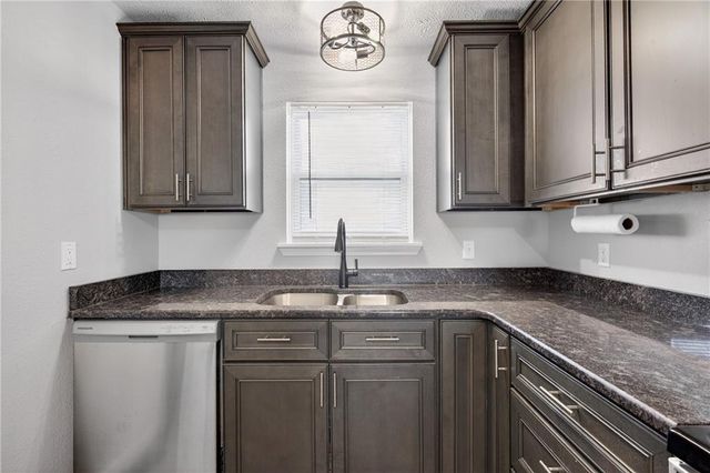 13388 S 1588 Road, Nevada, MO 64772