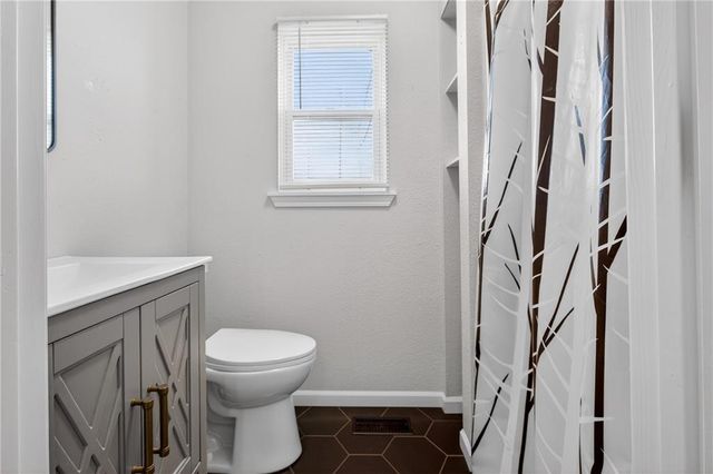 13388 S 1588 Road, Nevada, MO 64772