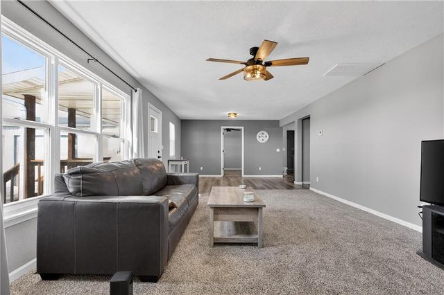 13388 S 1588 Road, Nevada, MO 64772