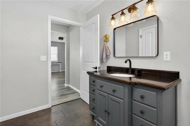 13388 S 1588 Road, Nevada, MO 64772