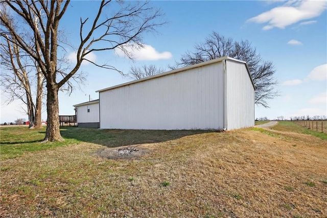 13388 S 1588 Road, Nevada, MO 64772