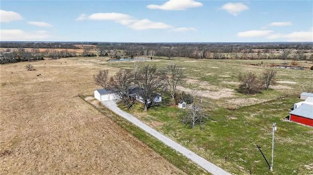 13388 S 1588 Road, Nevada, MO 64772