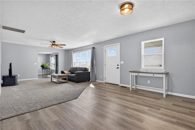 13388 S 1588 Road, Nevada, MO 64772