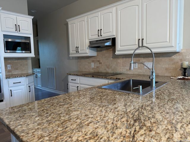 1202 Hymeadow, San Antonio, TX 78258