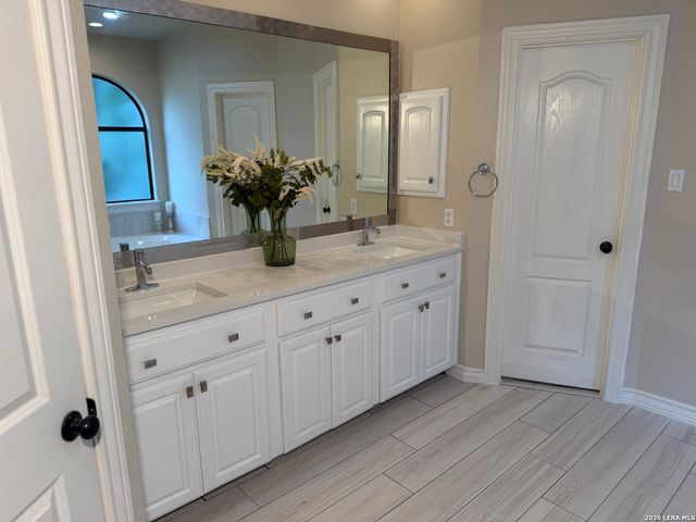 1202 Hymeadow, San Antonio, TX 78258