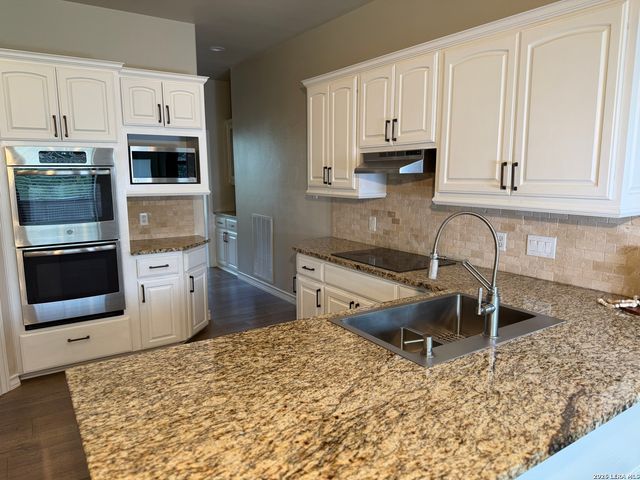 1202 Hymeadow, San Antonio, TX 78258