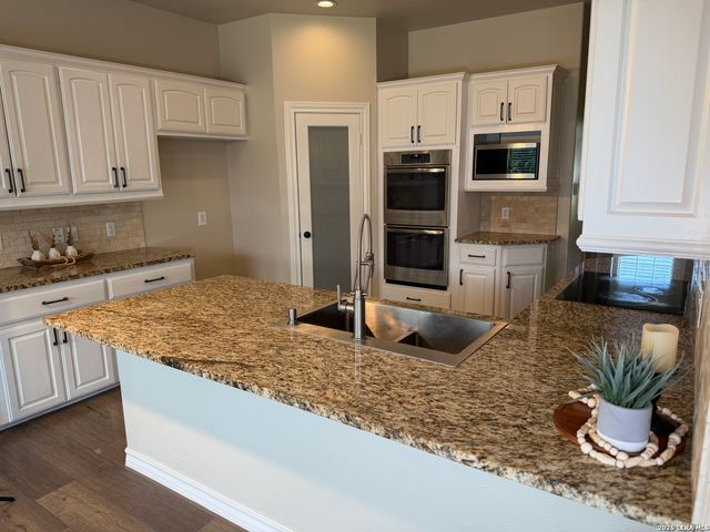 1202 Hymeadow, San Antonio, TX 78258