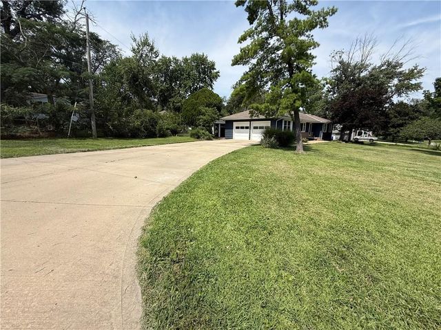 7600 E 130th Court, Grandview, MO 64030