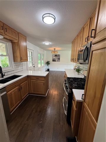 7600 E 130th Court, Grandview, MO 64030