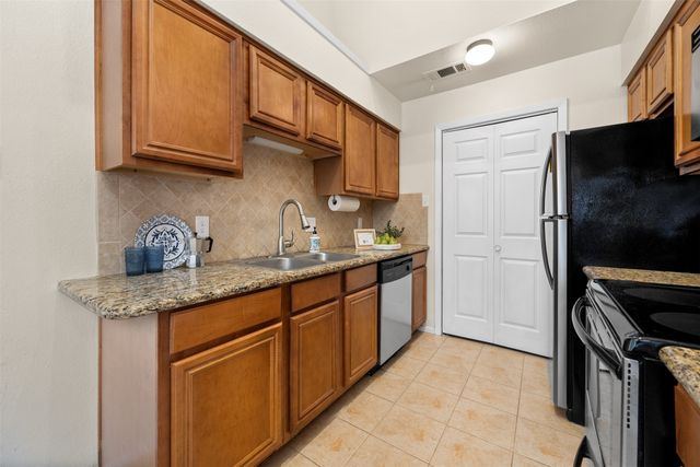 5742 Cedar Creek Drive, Benbrook, TX 76109