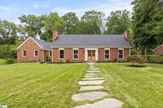 8 Hearthstone Lane, Greenville, SC 29615