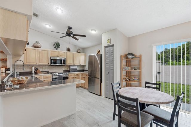11026 STREAMSIDE DRIVE, Tampa, FL 33624
