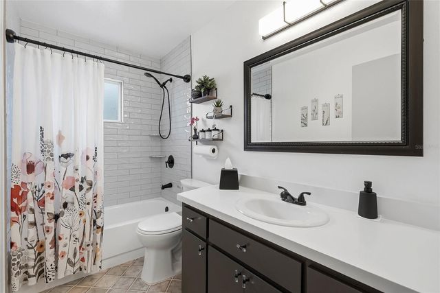 11026 STREAMSIDE DRIVE, Tampa, FL 33624