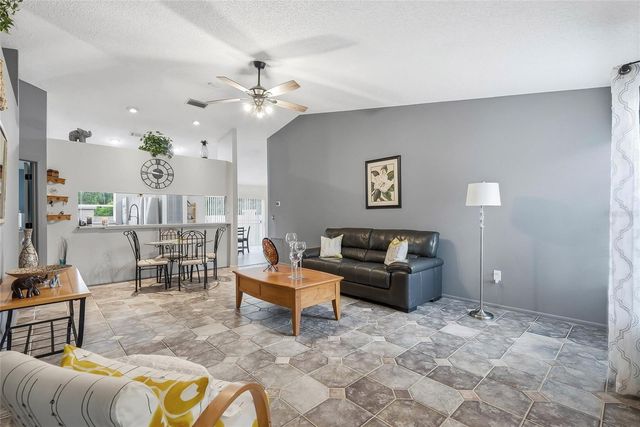 11026 STREAMSIDE DRIVE, Tampa, FL 33624