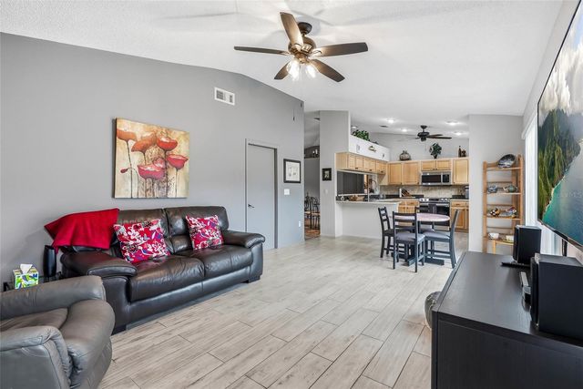 11026 STREAMSIDE DRIVE, Tampa, FL 33624