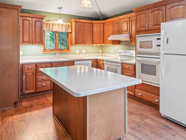 145 E Main St, Hopkinton, MA 01748