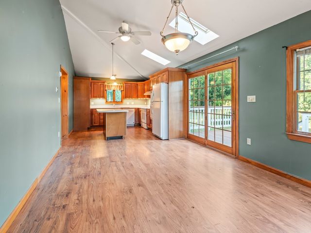 145 E Main St, Hopkinton, MA 01748