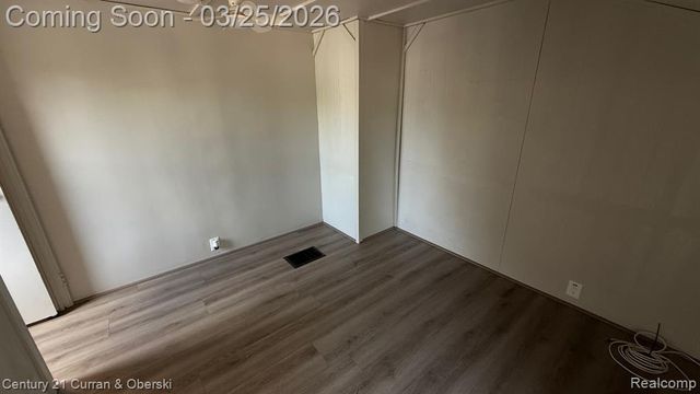 7555 Ziegler Street, Taylor, MI 48180