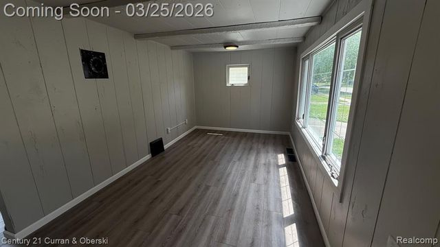 7555 Ziegler Street, Taylor, MI 48180