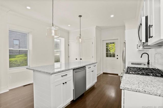 28 Congress Avenue C, Shelton, CT 06484