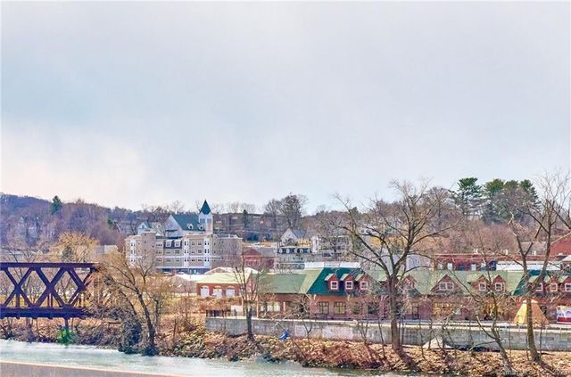 28 Congress Avenue C, Shelton, CT 06484