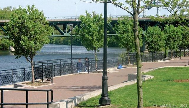 28 Congress Avenue C, Shelton, CT 06484