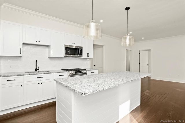 28 Congress Avenue C, Shelton, CT 06484