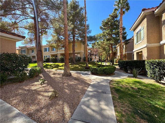 251 South Green Valley Parkway 5511, Henderson, NV 89012