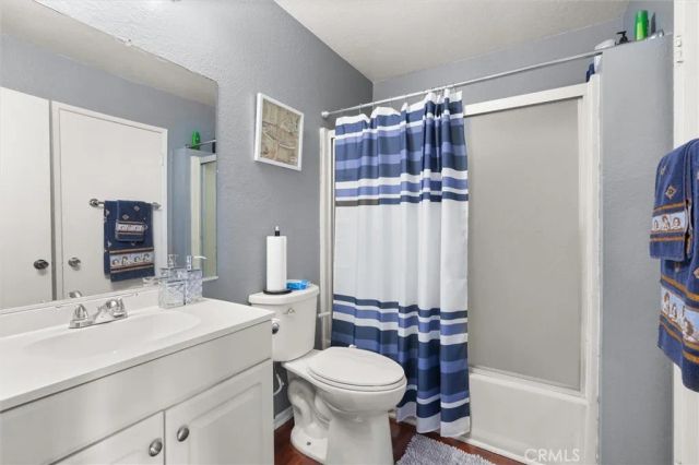 9274 Citrus Ave, Fontana, CA 92335