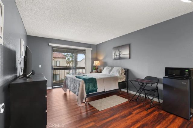 9274 Citrus Ave, Fontana, CA 92335