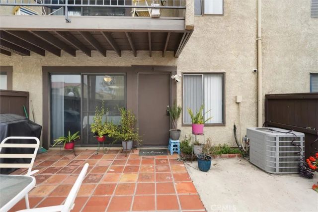 9274 Citrus Ave, Fontana, CA 92335