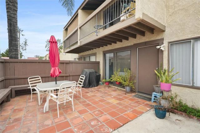 9274 Citrus Ave, Fontana, CA 92335