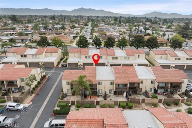 9274 Citrus Ave, Fontana, CA 92335