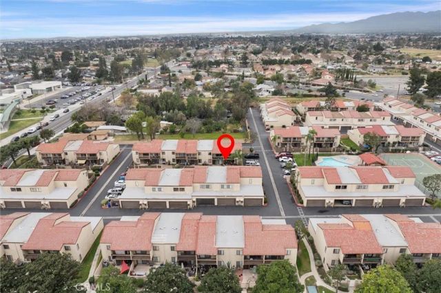 9274 Citrus Ave, Fontana, CA 92335