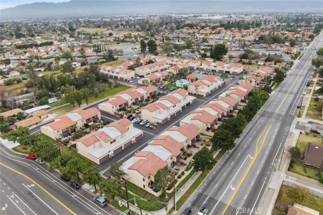 9274 Citrus Ave, Fontana, CA 92335