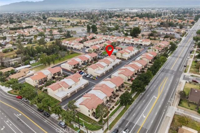 9274 Citrus Ave, Fontana, CA 92335