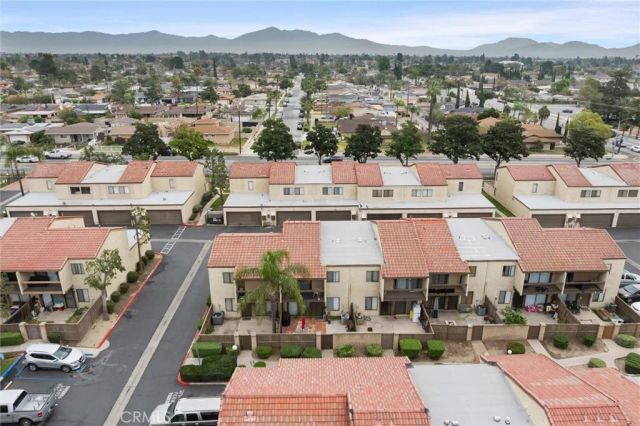 9274 Citrus Ave, Fontana, CA 92335