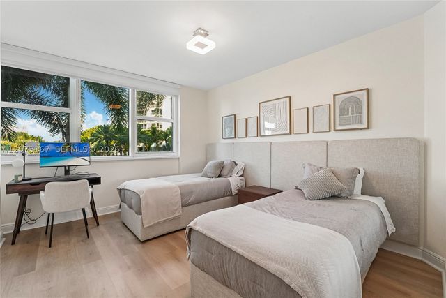 20201 E Country Club Dr 308, Aventura, FL 33180