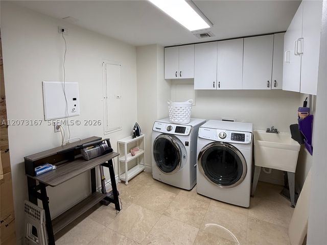 20201 E Country Club Dr 308, Aventura, FL 33180